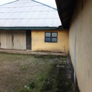 10bdrm House in Igwuruta, Ikwerre for sale