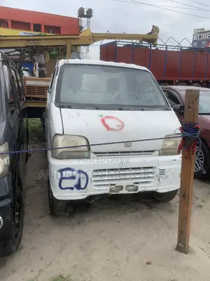 Suzuki Every Wagon 2000 White