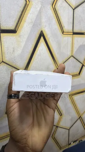 New Apple iPhone 17 256 GB White