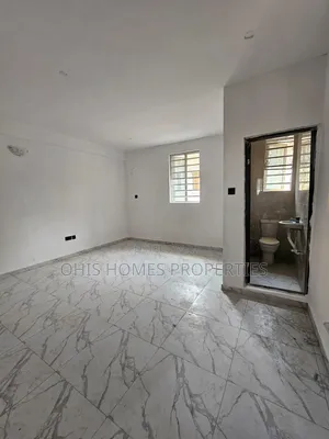 2bdrm Apartment in Van Daniels, Lekki Expressway for rent