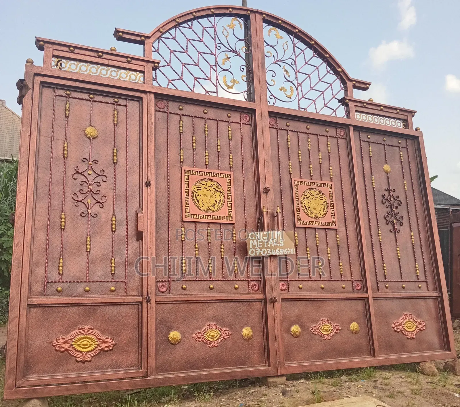 Inbuilt 14ft Gate