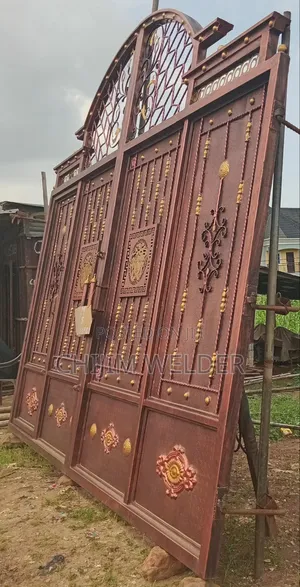 Inbuilt 14ft Gate