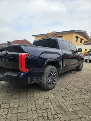 Toyota Tundra 2025 Blue