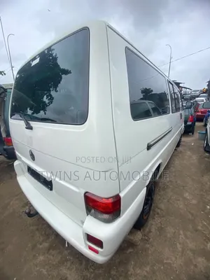 Volkswagen Transporter 2003 White