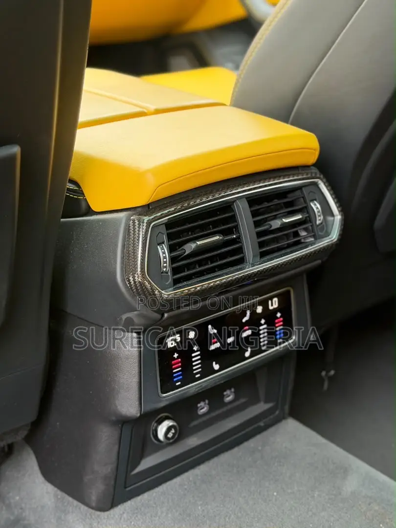 Lamborghini Urus 2022 Yellow