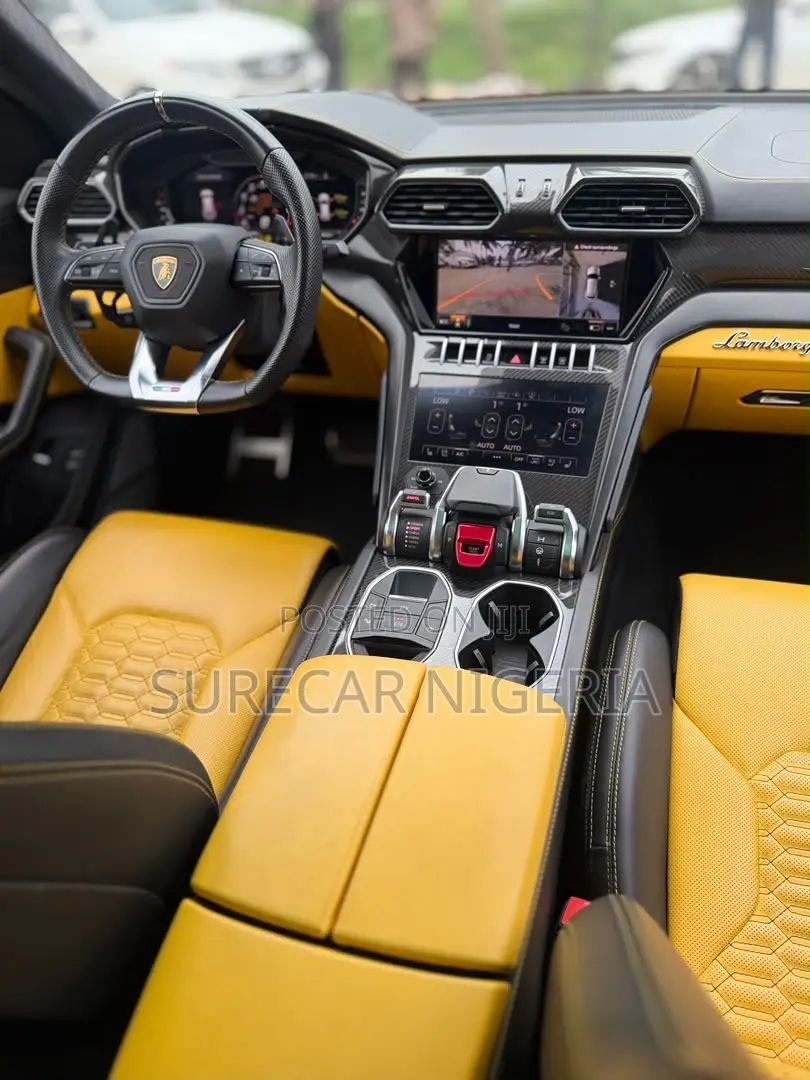 Lamborghini Urus 2022 Yellow