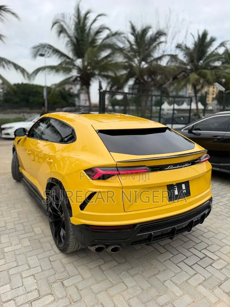Lamborghini Urus 2022 Yellow