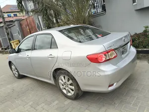 Toyota Corolla 2011 Silver