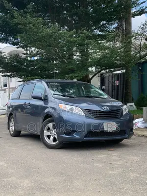 Toyota Sienna 2013 Blue