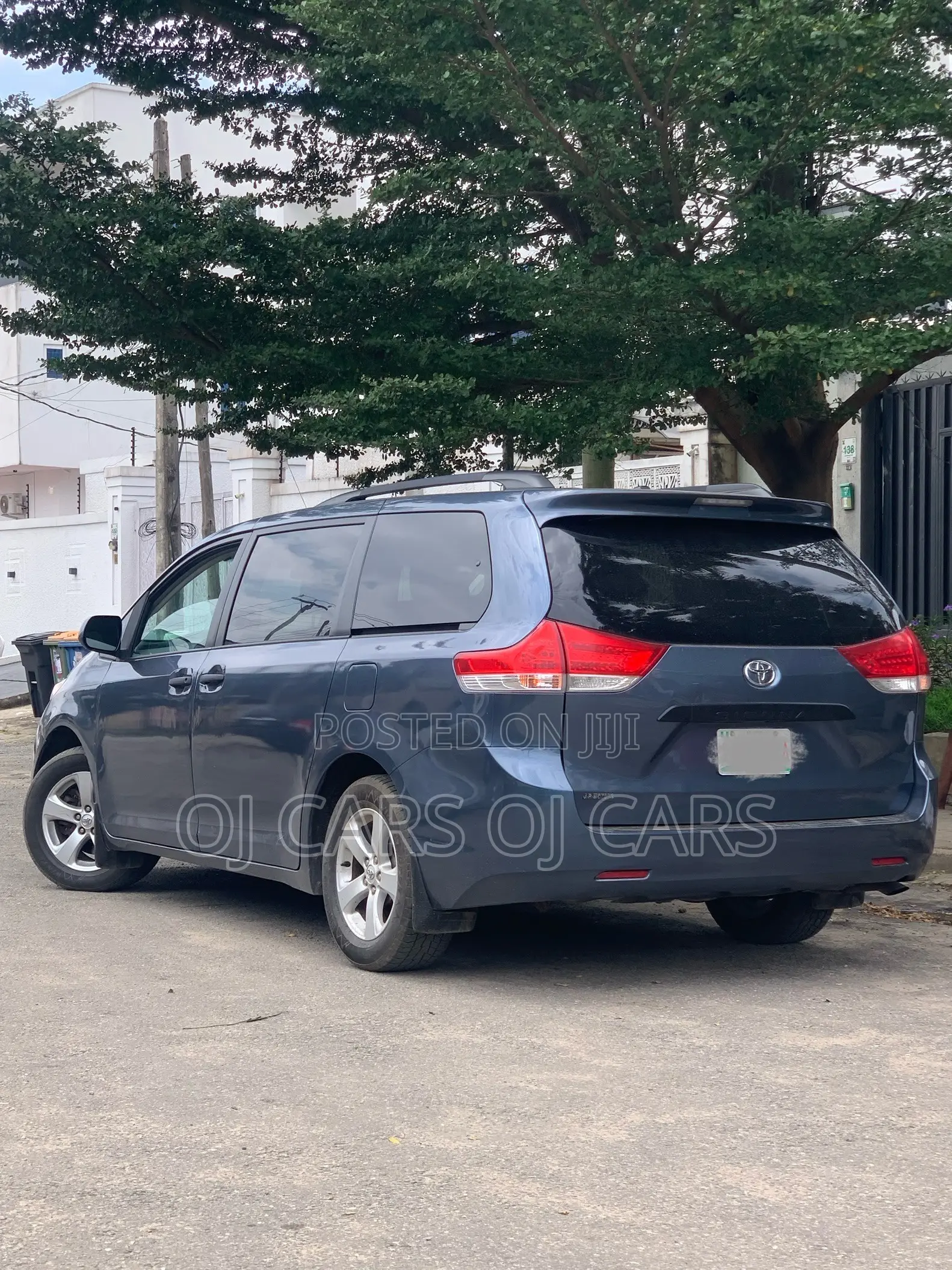 Toyota Sienna 2013 Blue