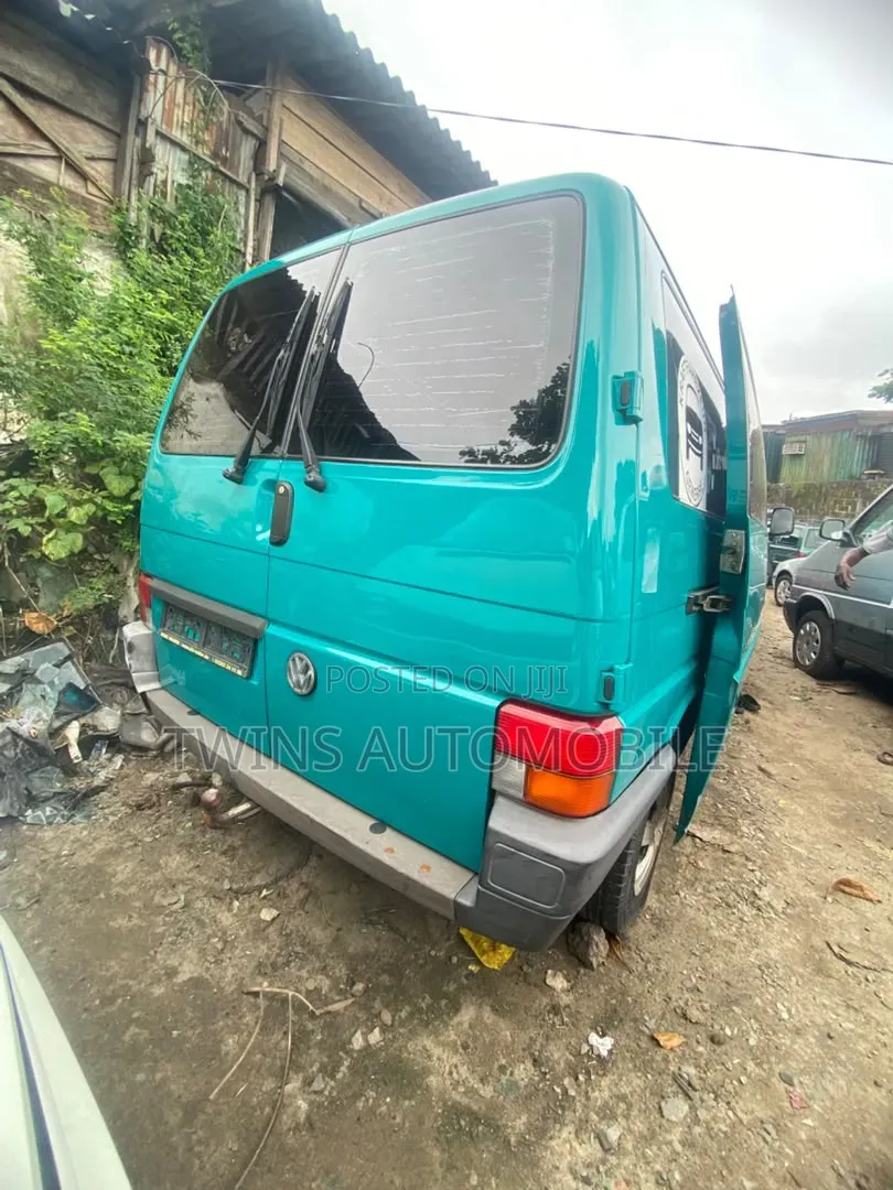 Volkswagen Transporter 2002 Green