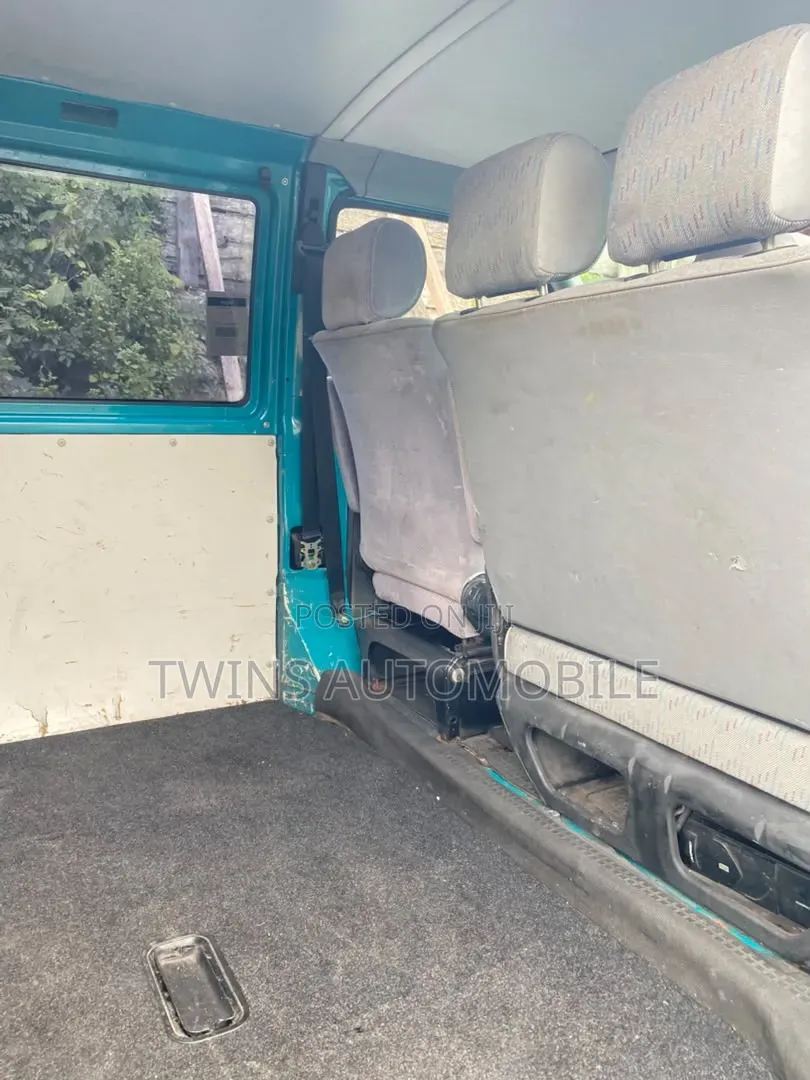 Volkswagen Transporter 2002 Green