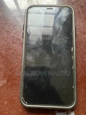 Apple iPhone XR 64 GB Red