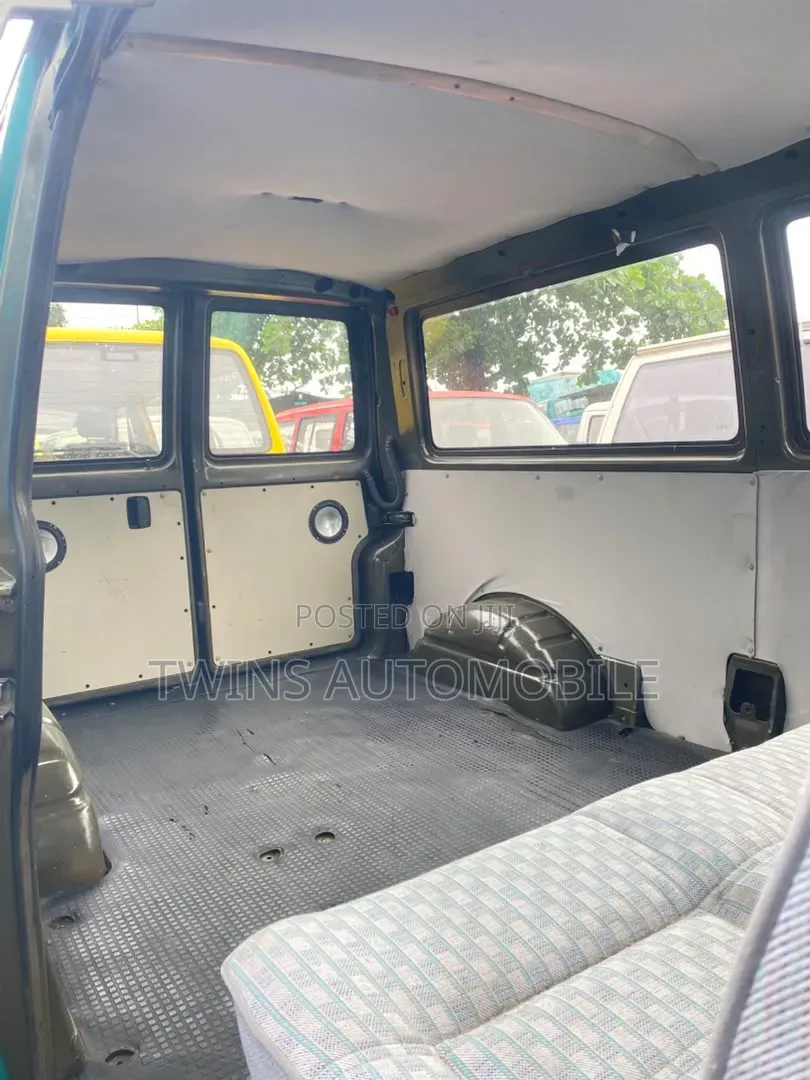 Volkswagen Transporter 2003 Green