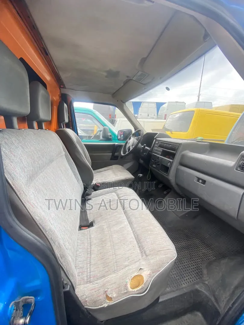 Volkswagen Transporter 2002 Blue
