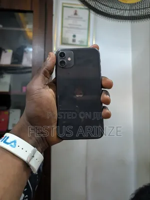 Apple iPhone 11 64 GB Black