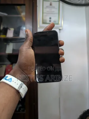 Apple iPhone 11 64 GB Black