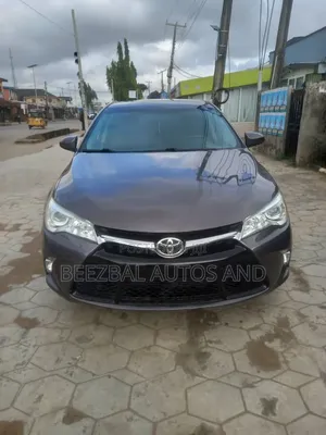 Toyota Camry SE 4dr Sedan (2.5L 4cyl 6A) 2017 Gray