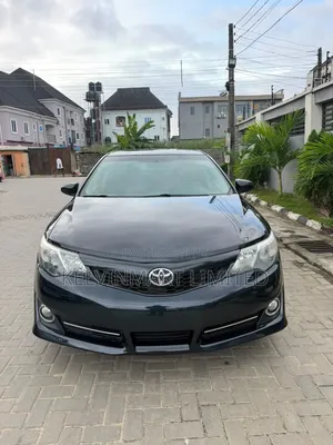 Toyota Camry SE V6 4dr Sedan (3.5L 6cyl 6A) 2012 Black