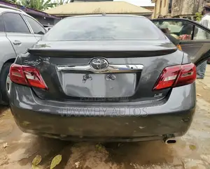 Toyota Camry LE 4dr Sedan (2.5L 4cyl 6AM) 2010 Gray