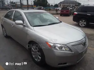 Toyota Camry XLE V6 4dr Sedan (3.5L 6cyl 6AM) 2009 Silver