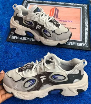 Akube/Thrift Fila Sneakers
