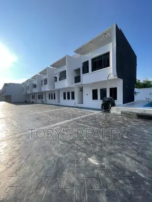 2bdrm Townhouse/Terrace in Lekki Phase 2 for sale