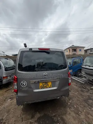 Nissan Caravan (Urvan) 2015 Grey