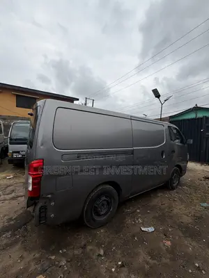 Nissan Caravan (Urvan) 2015 Grey