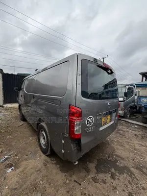 Nissan Caravan (Urvan) 2015 Grey