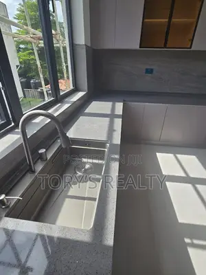6bdrm Duplex in Banana Island for rent