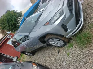 Toyota RAV4 LE FWD 2020 Silver