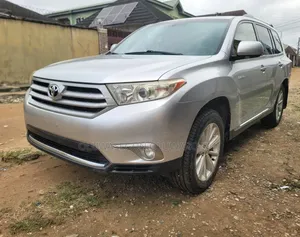Toyota Highlander Limited 3.5l 4WD 2013 Silver