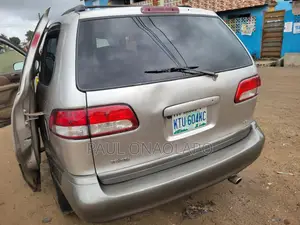 Toyota Sienna 2005 Silver