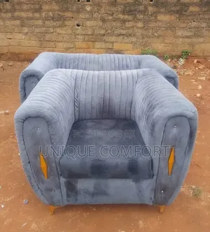 2,1 Very Beautiful Luxurious Full Padded Sofa Set
