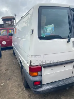 Volkswagen Transporter 2002 White