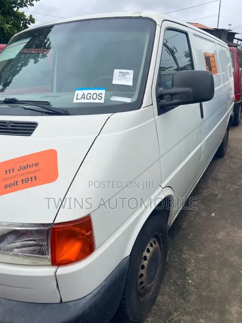 Volkswagen Transporter 2002 White