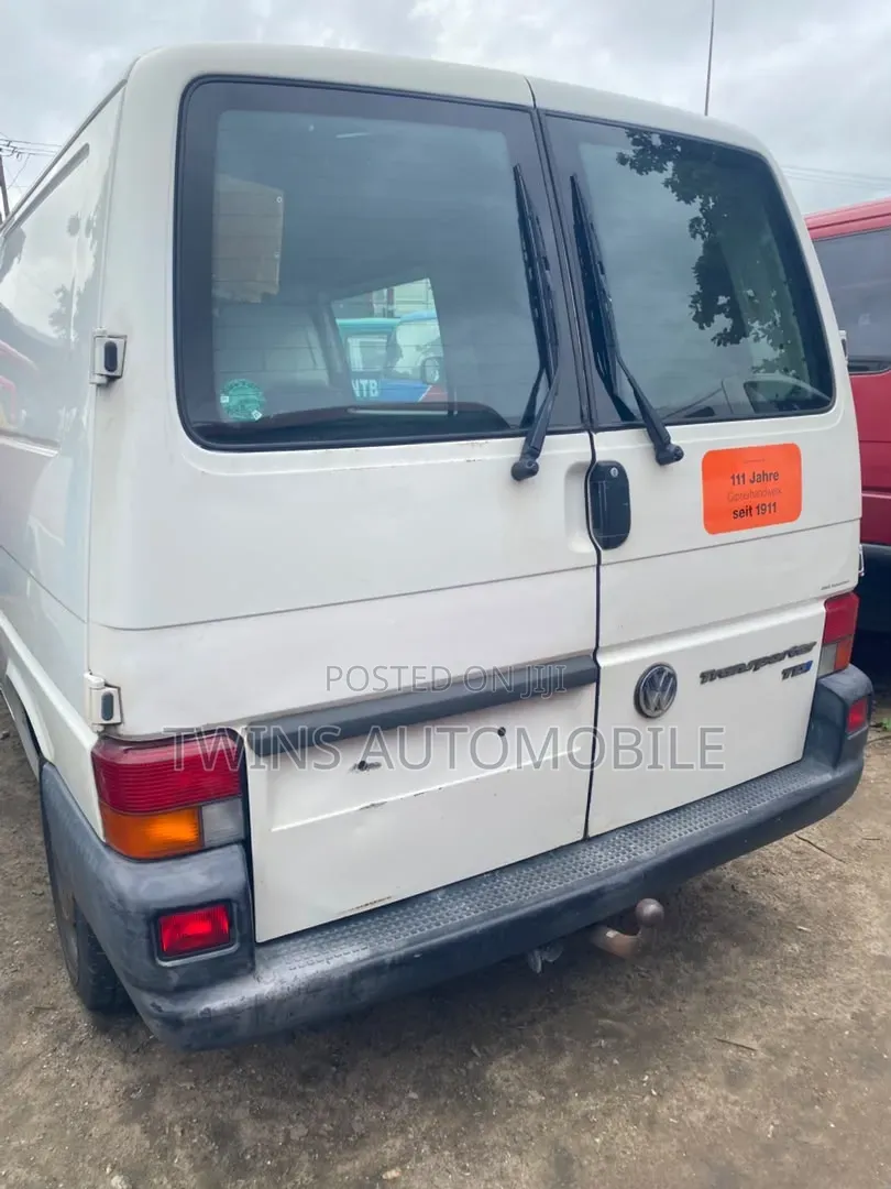 Volkswagen Transporter 2002 White
