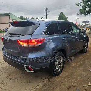 Toyota Highlander Limited Platinum 4x4 V6 (3.5L 6cyl 8A) 2017 Blue