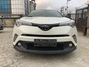 Toyota C-HR 2023 White