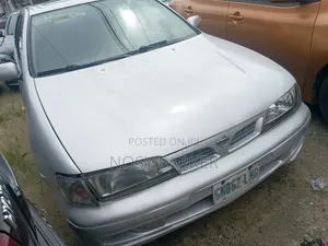 Nissan Almera Tino 2002 Silver