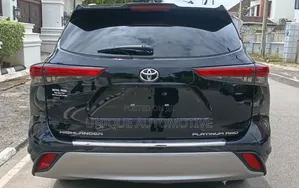 Toyota Highlander Platinum AWD 2023 Black