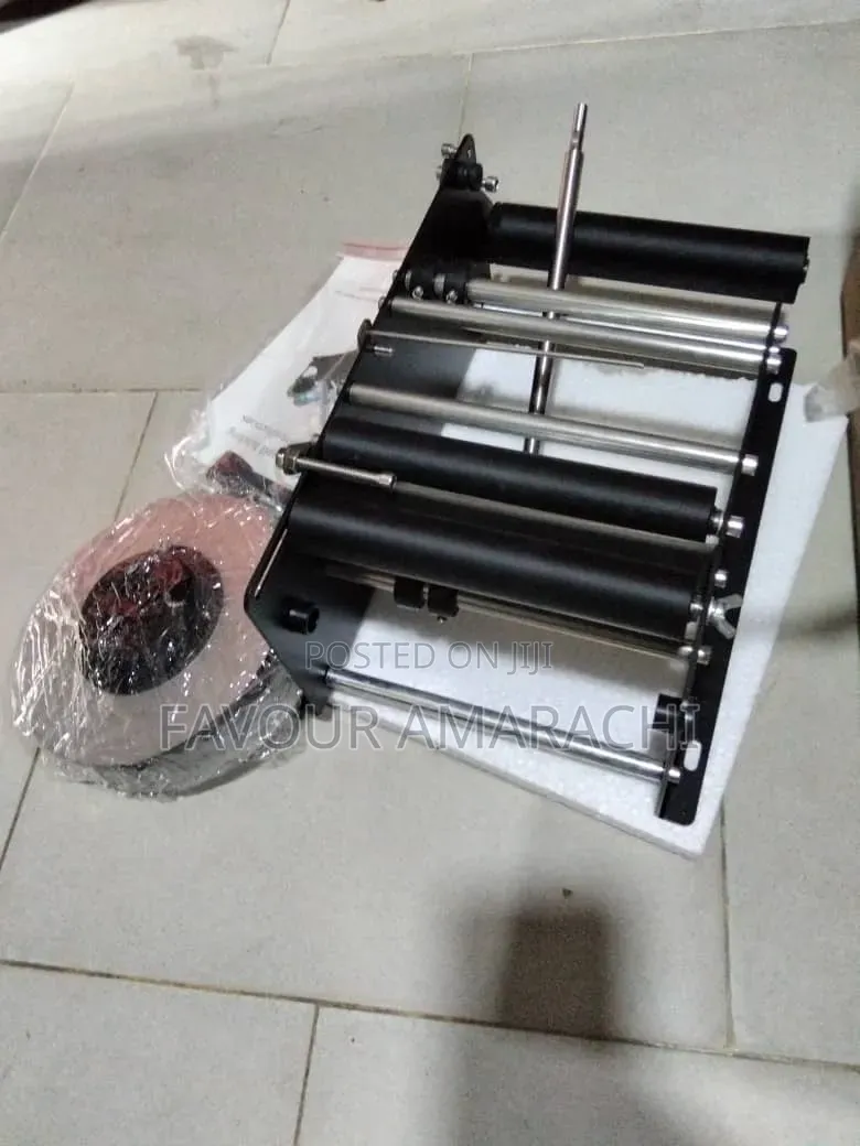 Round Bottle Labelling Machine