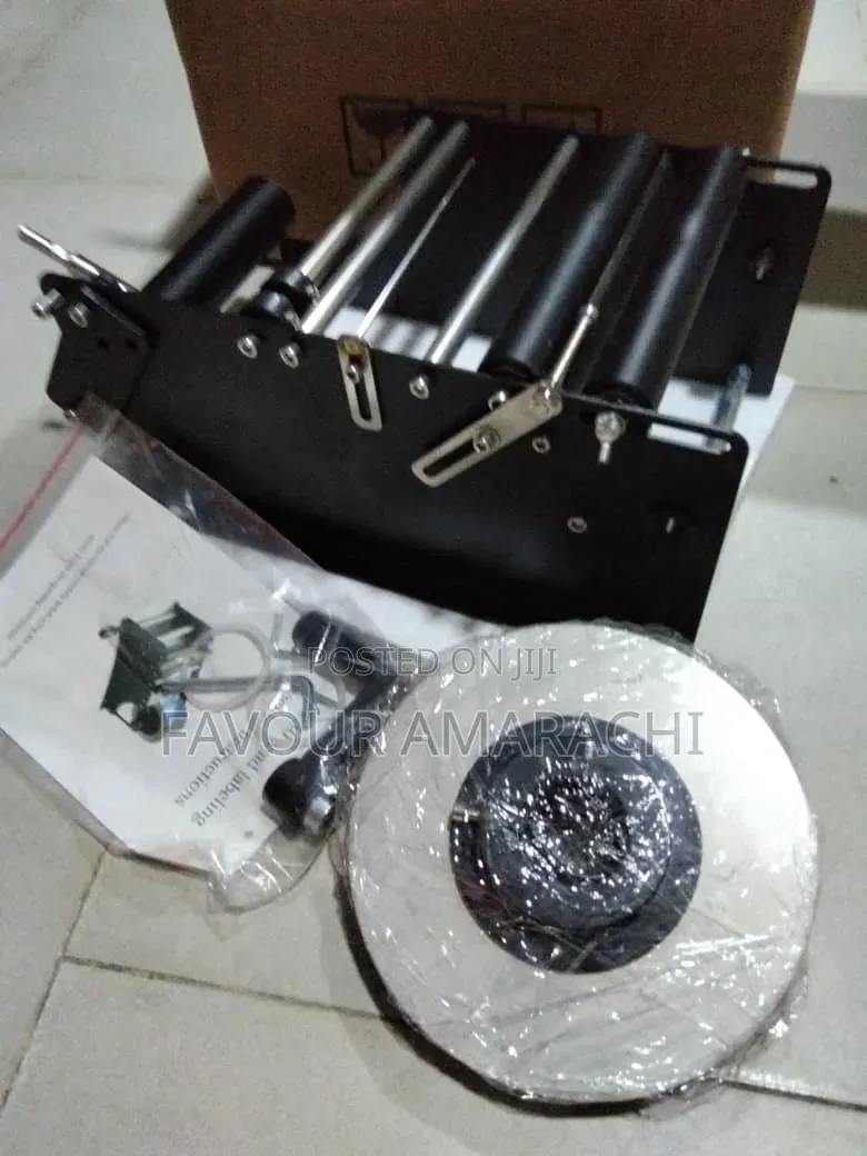 Round Bottle Labelling Machine