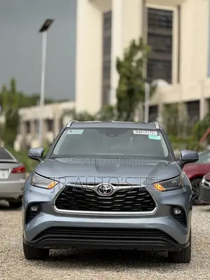 Toyota Highlander XLE AWD 2024 Blue