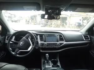 Toyota Highlander 2016 Gold