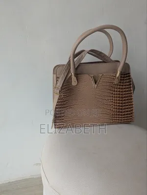 Brand New Classy Croc-Embossed Structured Handbag – Limited Stock