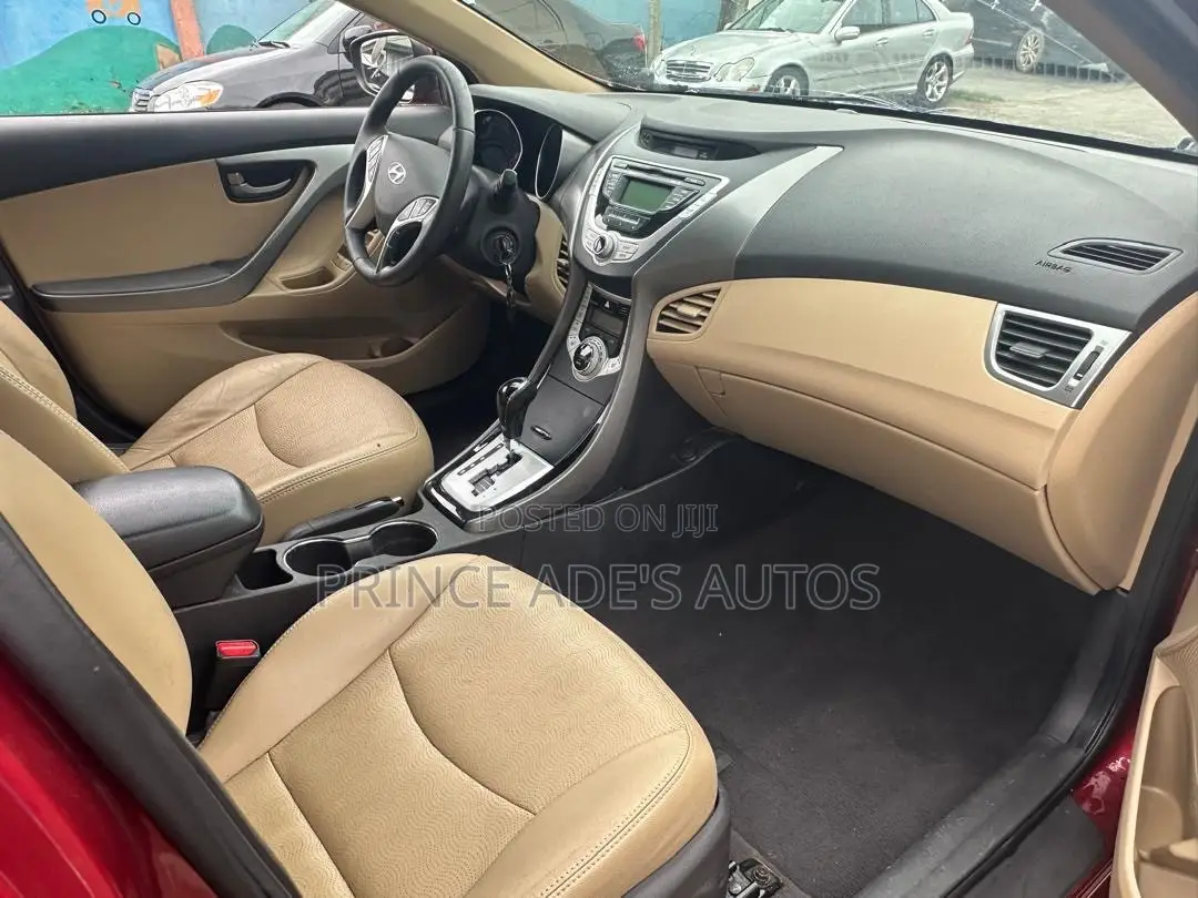 Hyundai Elantra 2011 Red