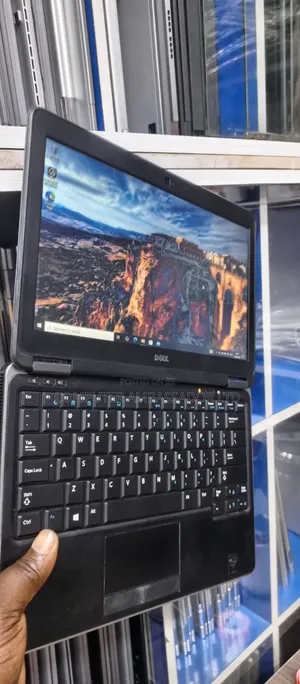 Laptop Dell Latitude E7240 8GB Intel Core i7 SSD 256GB