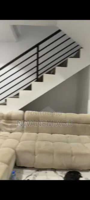 Quality L Chair